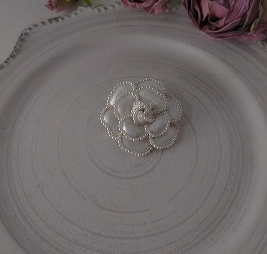 Elegant Pin Flower and Pearl Brooch