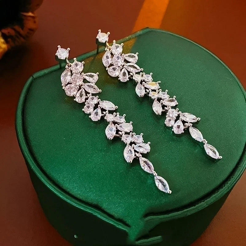 Cascade de Lumière Drop Earrings