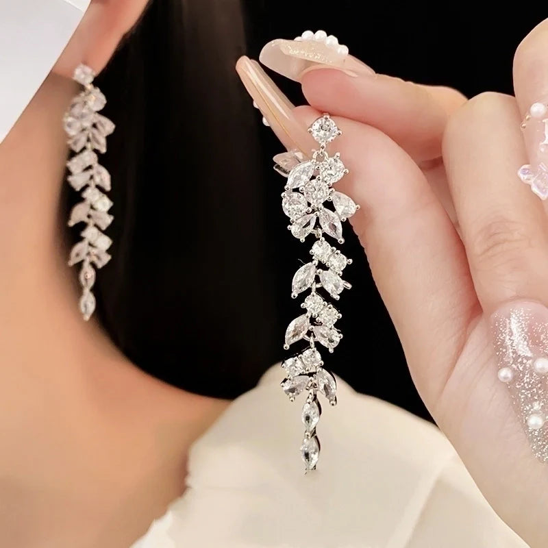 Cascade de Lumière Drop Earrings